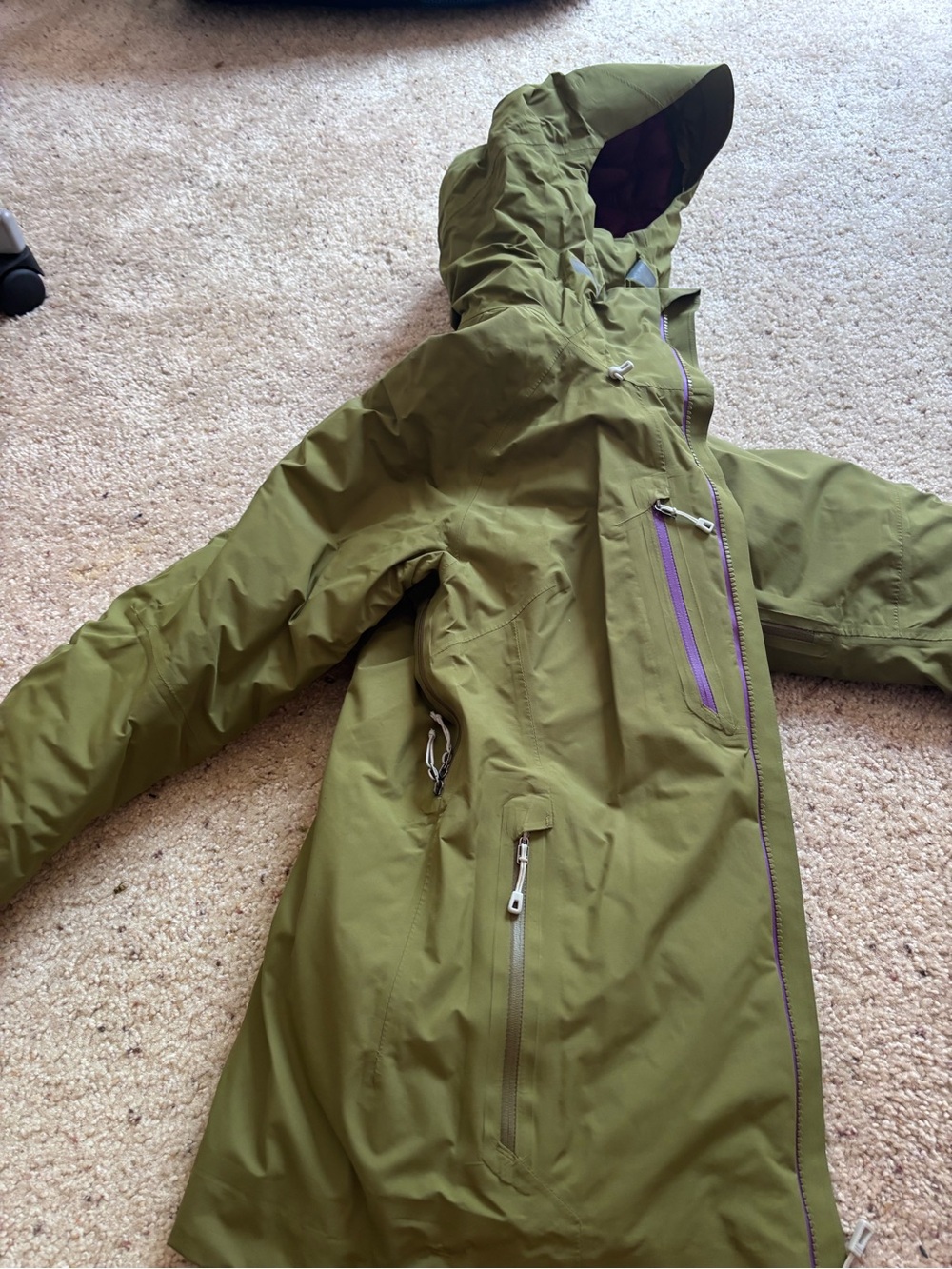Patagonia Olive Green Women's Waterproof Hooded insSki Jacket with Purple Accent - Picture 9 of 10